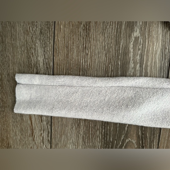 Nicole Miller Light Gray Merino Wool Sweater/ woman’s S - Picture 15 of 15